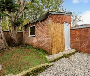 3 bedroom end of terrace house to rent - Photo 3