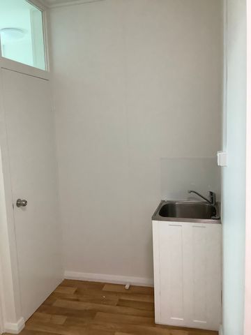 Unit in Town - Photo 5