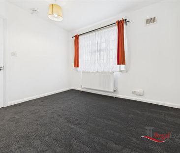 4 bedroom semi-detached house to rent - Photo 6