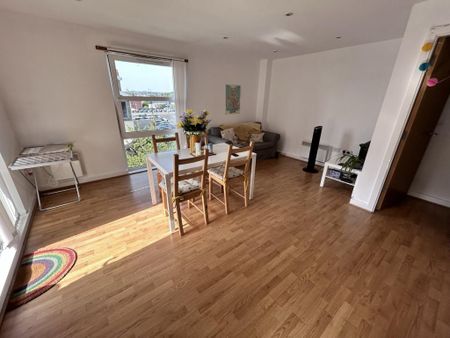 2 bedroom apartment to rent - Photo 3