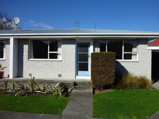 Neat & Tidy Two Bedroom in Riccarton - Photo 1