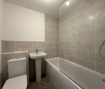 3 bedroom terraced house to rent - Photo 6