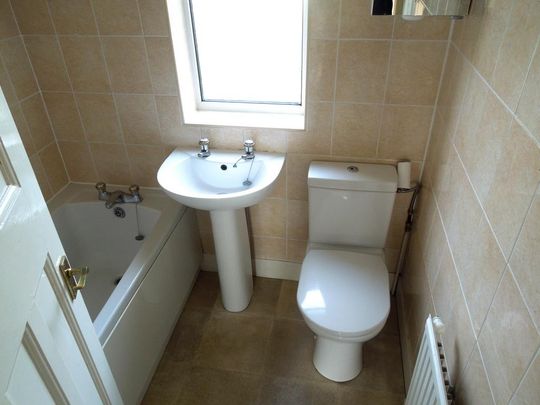 2 bedroom terraced house to rent - Photo 1
