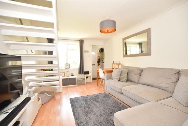 2 bedroom terraced house to rent - Photo 1