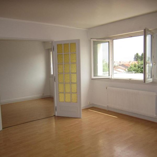 Location Appartement 4 pièces 72m² BORDEAUX 33000 - Photo 1
