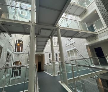 2 bedroom Flat To Let - Photo 4