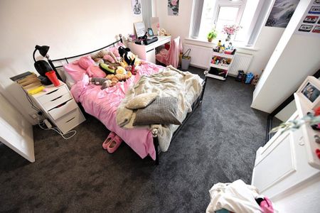 3 bedroom House in Mayville Terrace, Leeds - Photo 5