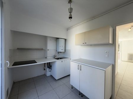 Location Appartement 4 pièces 63m² SETE 34200 - Photo 5