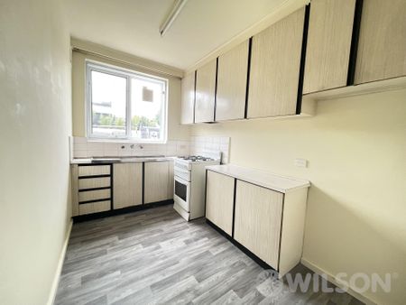 One bedroom apartment in perfect location - Photo 4