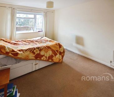 3 bedroom flat to rent - Photo 4
