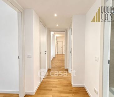 Trilocale in Affitto in Via Alcuino 7 a Milano - Photo 2