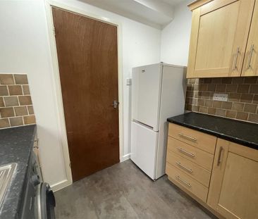 2 bedroom property to rent - Photo 4
