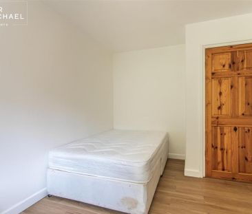 5 bedroom semi-detached house to rent - Photo 3