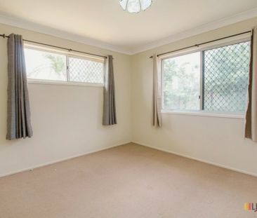 SPACIOUS FAMILY LIVING WITH A LARGE YARD & GREAT OUTDOOR SPACE - Photo 1