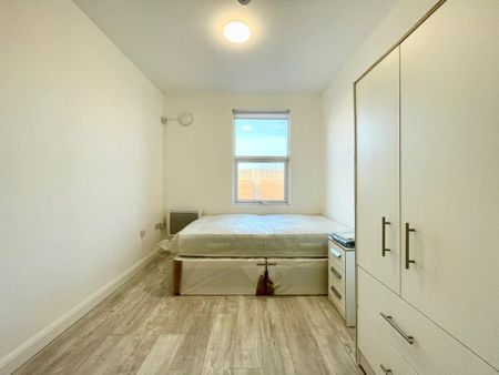 Studio to rent - Photo 3