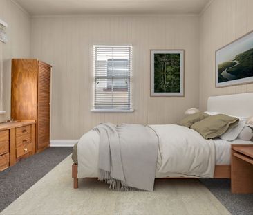 Best Location! - One to View! - Photo 4