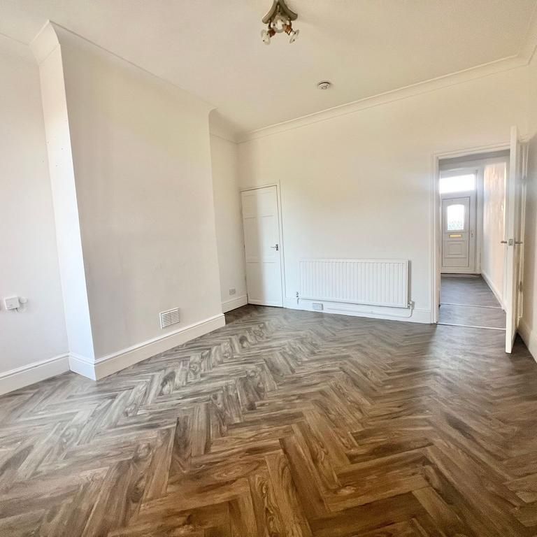 2 bedroom semi-detached house to rent - Photo 1