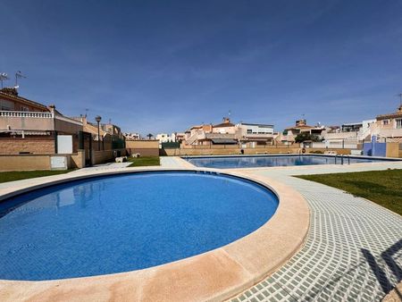 Alquiler de chalet adosado en Calle Joaquín García Sánchez - Photo 3