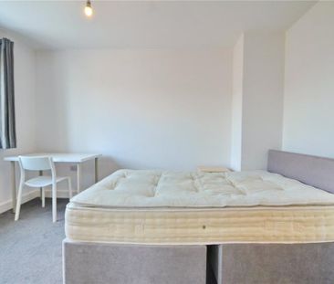 6 bedroom terraced house to rent - Photo 5