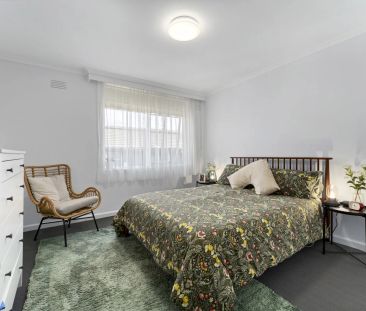 Bright & Spacious 1 bedroom! - Photo 2