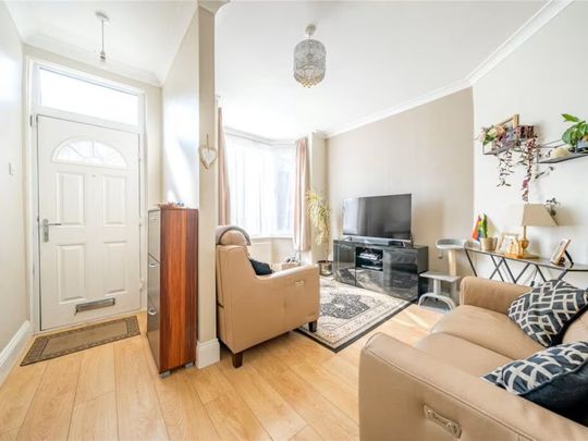 4 bedroom terraced house to rent - Photo 1