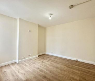 4 bedroom terraced house to rent - Photo 1