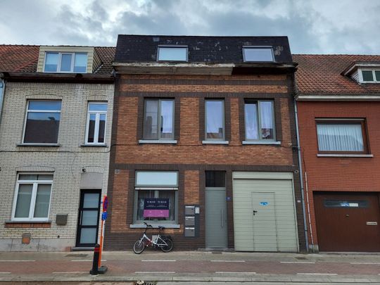 Gezellig appartement met 1 slaapkamer in het centrum van Eeklo - Photo 1