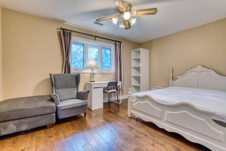 For Lease - 37 Allangrove Crescent Unit# Second Floor, Toronto, Ontario - Photo 5