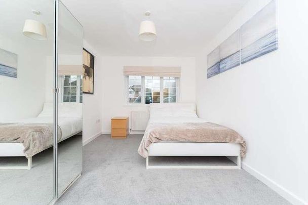 Fairfield Road, Uxbridge, UB8 - Photo 1