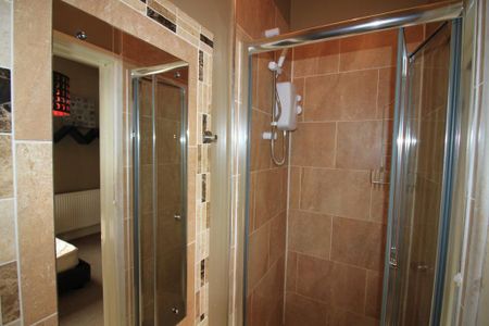 2 bedroom terraced house to rent - Photo 5