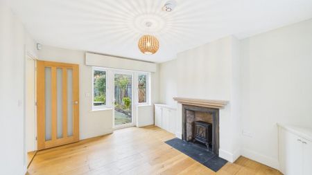 3 bedroom semi-detached house to rent - Photo 2