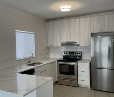 Nassau House - Photo 1