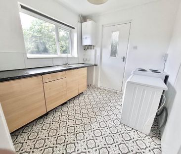 2 bedroom end of terrace house to rent - Photo 1