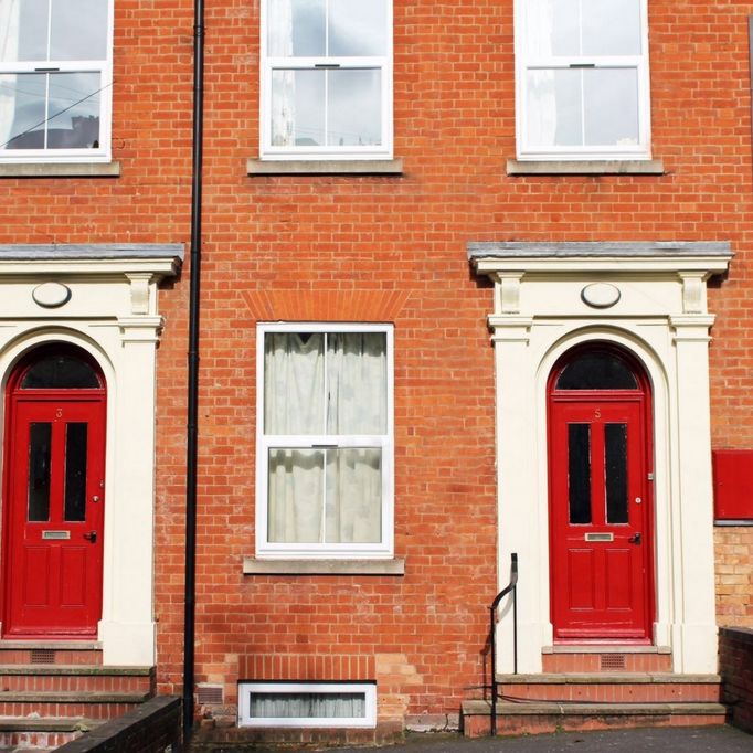 2 Bedroom Terraced To Rent in Lenton - Photo 1