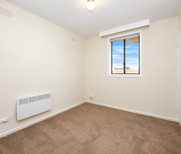 Peaceful Townhouse Living in the Heart of Boronia - Photo 2