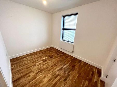 2 bedroom end of terrace house to rent - Photo 3