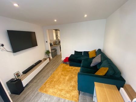 1 Bedroom | Flat 1, 81 Embankment Road, PL4 9HX - Photo 4