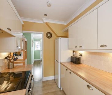 3 bedroom terraced house to rent - Photo 2