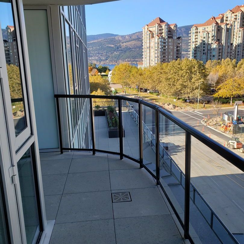 2 bed + den/2 bath at Ellis Parc - Photo 1