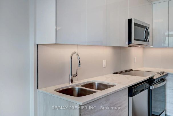 60 Frederick Street #813 - Photo 1