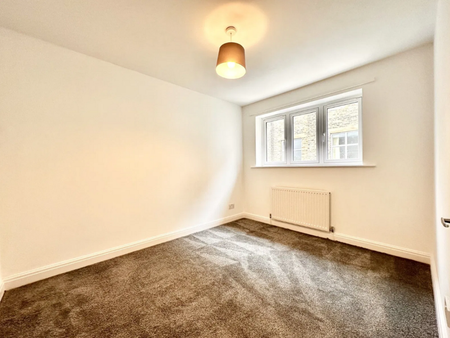 5 bedroom semi-detached house to rent - Photo 5