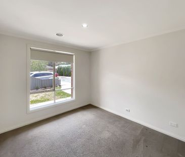 4 Cluden Gardens, Sebastopol - Photo 5