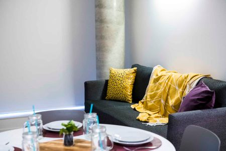 5 Bedroom Shared Bathroom, King Single Bed - Photo 4