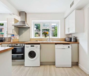 🫧We are Pleased To Offer This Well Maintained And Clean Property, S... - Photo 4