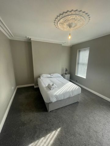 239 Springfield Road, Room 4, Belfast BT127DD - Photo 5