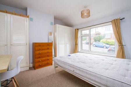 4 bedroom terraced house to rent - Photo 2