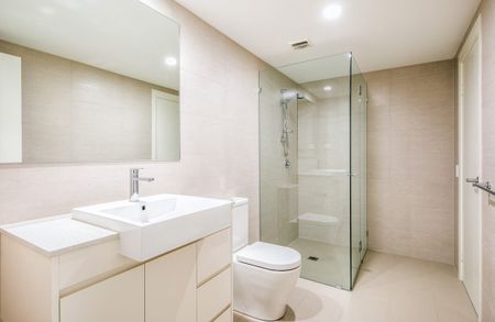 Unique Ground Floor Apartment with Large Courtyard - Photo 3