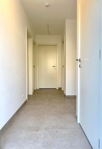 Te huur: Gelijkvloers appartement in groen kader te Hillegem - Foto 2