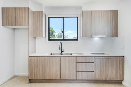 Stylish, Spacious & Super Convenient! - Photo 4