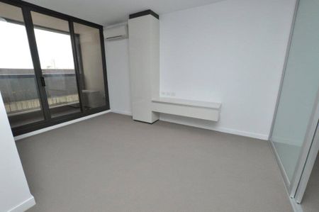 504/639 Lonsdale Street - Photo 2